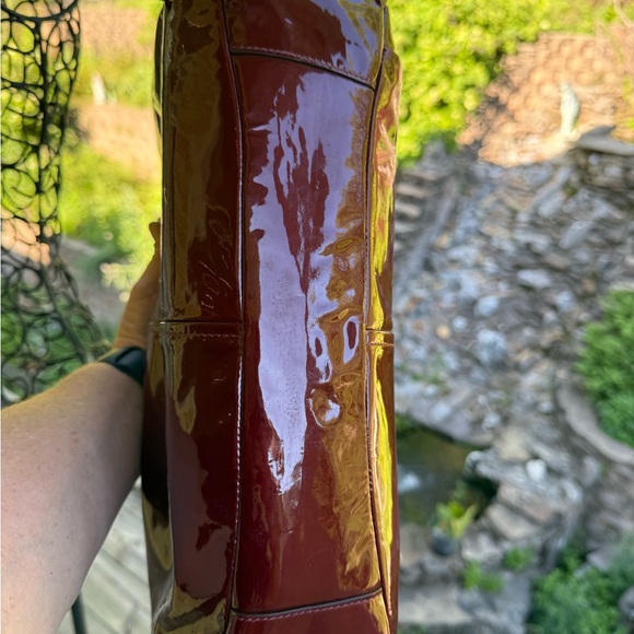 👜 Coach Patent Leather Gallery Tote – Deep Cherry Red 🍒 - Picture 6 of 9